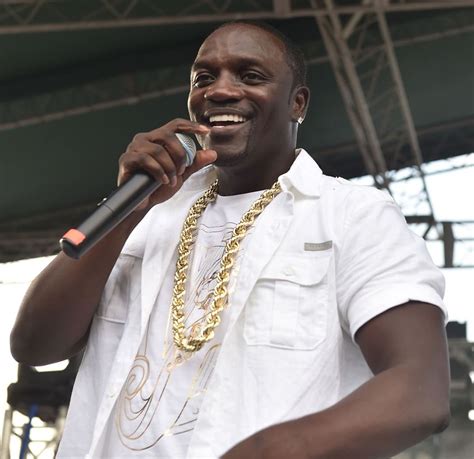 Akon .